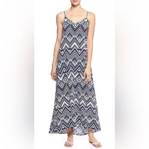 GAP Navy Blue White Geometric Chevron Print Maxi Dress Womens Size XS (1235)‎